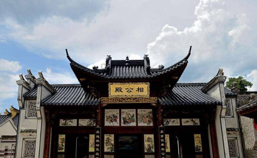 胡歌回应为何常在西藏青海被偶遇